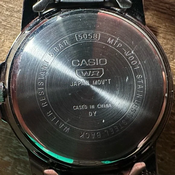 Men’s Casio Silver Watch with White Dial - Picture 3 of 4